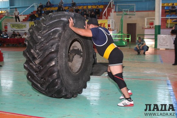 Алексей Писаревский стал победителем чемпионата Казахстана по силовому экстриму в Актау