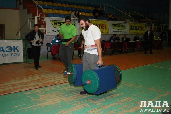 Алексей Писаревский стал победителем чемпионата Казахстана по силовому экстриму в Актау