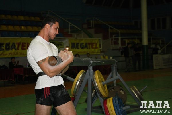 Алексей Писаревский стал победителем чемпионата Казахстана по силовому экстриму в Актау