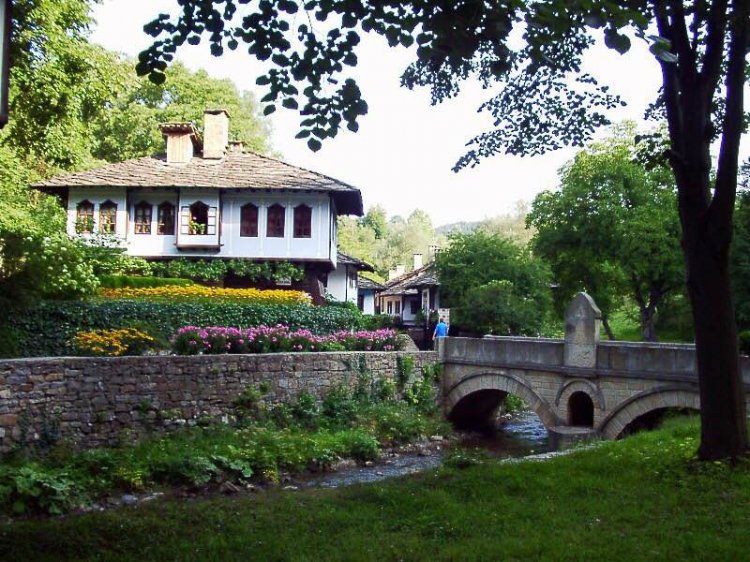 Наши в Болгарии. Музей «Этыр»