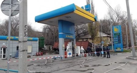 ЧП на АЗС в Алматы: район обесточен, 30 человек эвакуированы