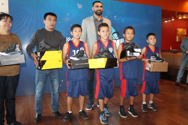 Баскетбольный клуб «Каспий» представил составы команд сезона 2017/2018