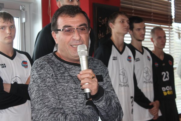 Баскетбольный клуб «Каспий» представил составы команд сезона 2017/2018