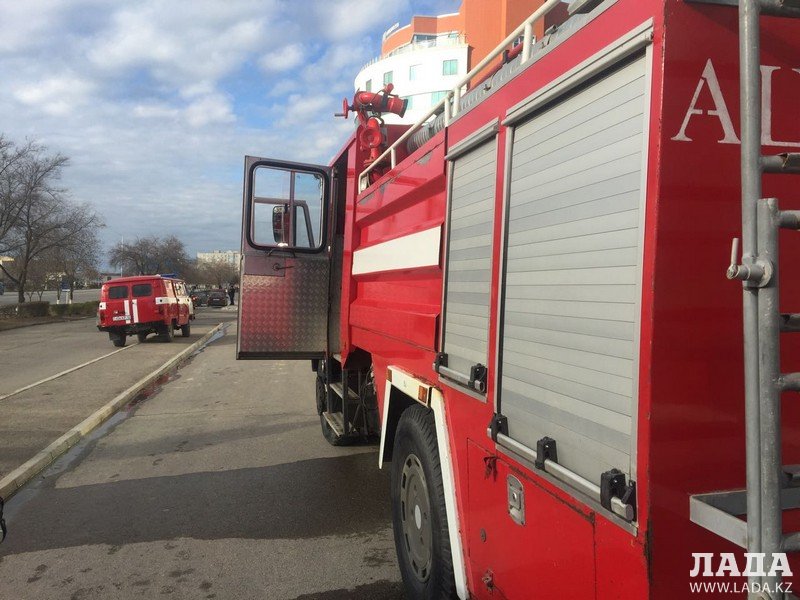 В доме №23 в 13 микрорайоне Актау загорелась квартира