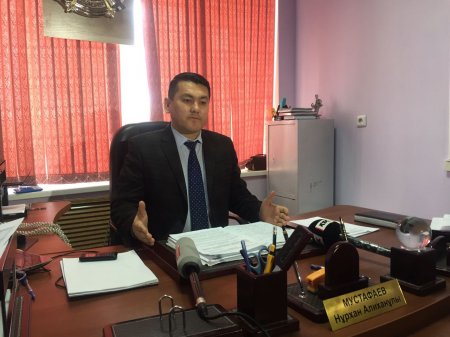 Жители 8 дома в 3 микрорайоне Жанаозена боятся оставаться в поврежденном здании