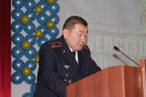 В Актау наградили отличившихся полицейских