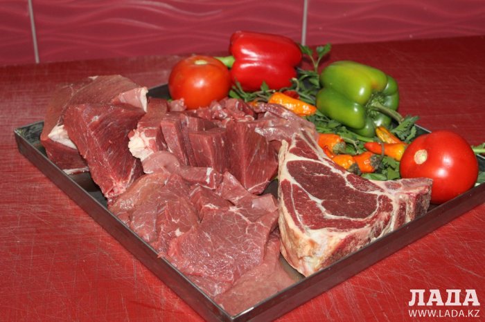 Мясо - главное блюдо новогоднего стола