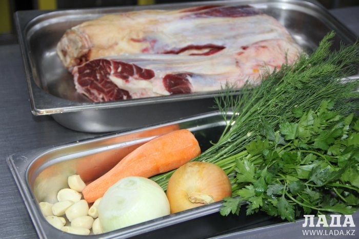 Мясо - главное блюдо новогоднего стола