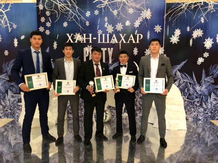 В Актау наградили лучших спортсменов и тренеров 2017 года