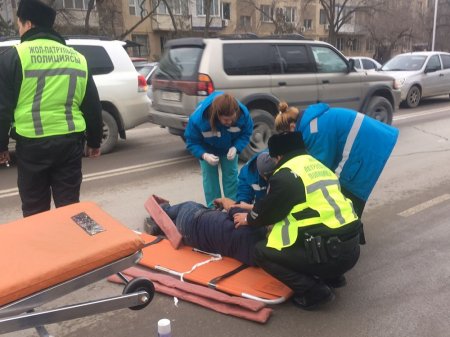 В Актау машина сбила мужчину между 5 и 7 микрорайонами