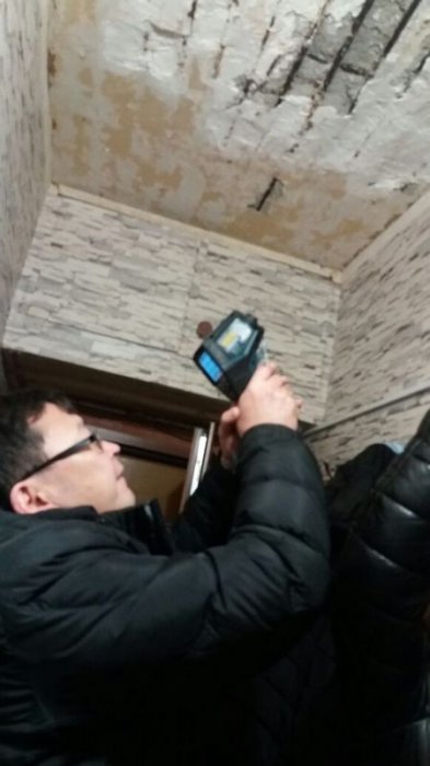 Возможную причину обвала потолка в 5 микрорайоне Актау озвучили в жилищной инспекции