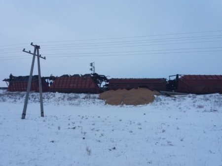 5 грузовых вагонов сошли с рельсов в Атырауской области 