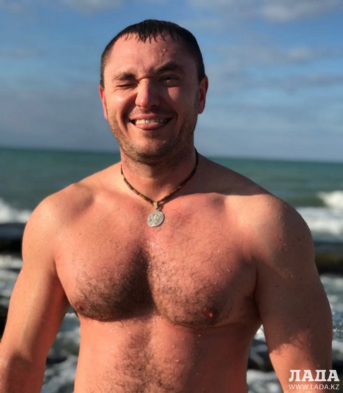 «Заряд энергии и отличное настроение на весь день»: Актауские «моржи» рассказали о своем увлечении