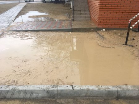 Порыв трубы в 9 мкр