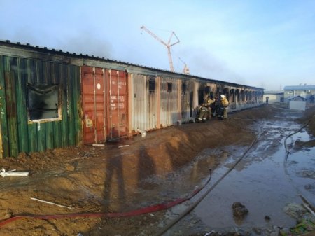 Четыре человека погибли при пожаре в общежитии на Карабатане - КЧС