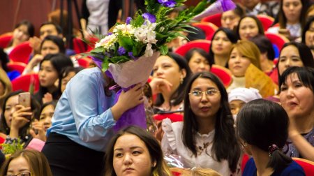 Более 17 тысяч женщин в Мангистауской области - многодетные матери