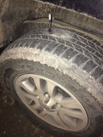 Закрепите пожалуйста крепления "Лежачих полицейских"