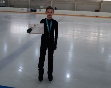 Алексей Ветров из Актау завоевал бронзовую медаль на чемпионате Казахстана по фигурному катанию