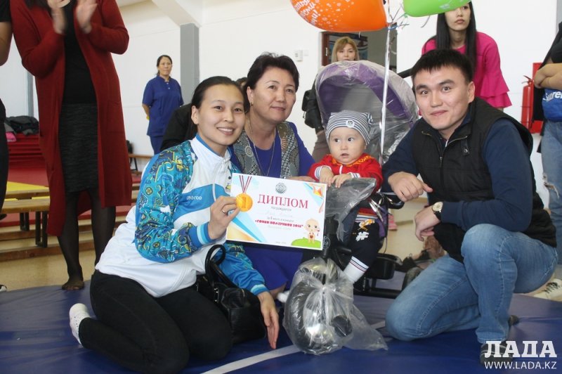 В Актау назвали лучших «ползунков» и «топотушек»