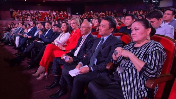 16-летняя девушка из Атырау стала "Мисс Казахстан - 2018"