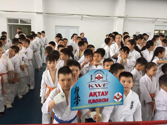 Спортсмены из Актау завоевали 26 медалей на двух республиканских турнирах по карате-киокушинкай в Шымкенте