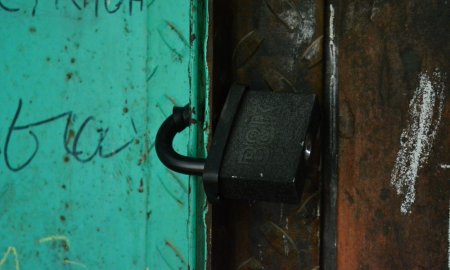 В Актау жители многоэтажки просят их спасти