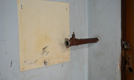 В Актау жители многоэтажки просят их спасти