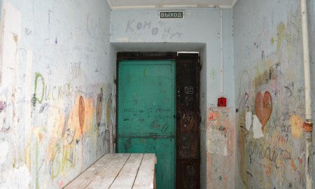 В Актау жители многоэтажки просят их спасти