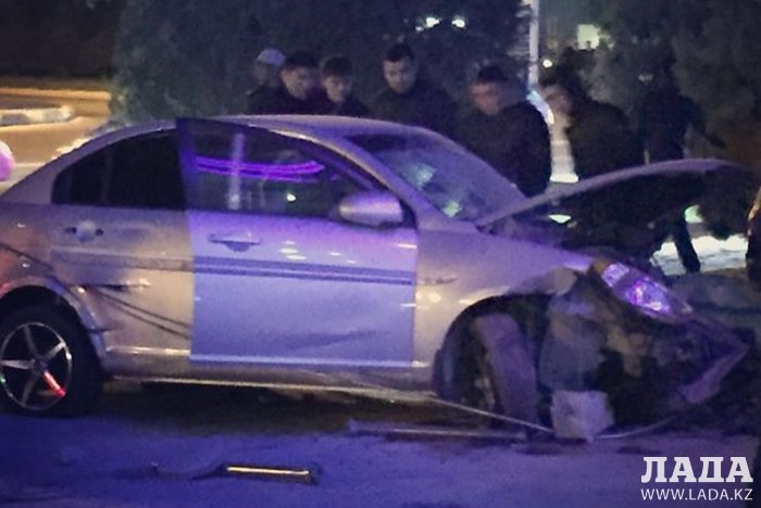 Последствия двух ночных ДТП в Актау попали на фото и видео