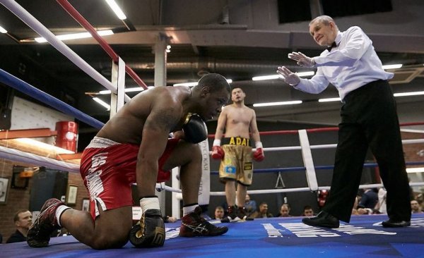 Жанаозенский боксер Уалихан Бисенкулов одержал третью победу на профи-ринге в России