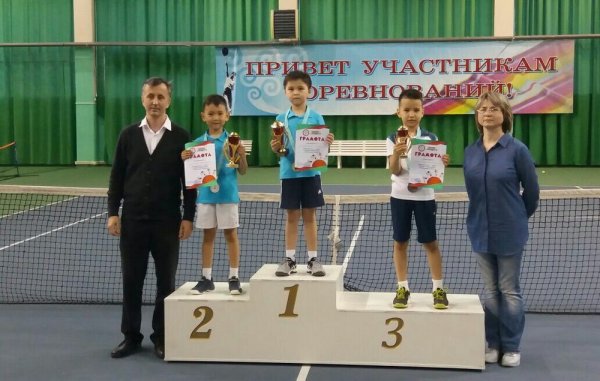 Актауские теннисисты завоевали пять наград на республиканском турнире