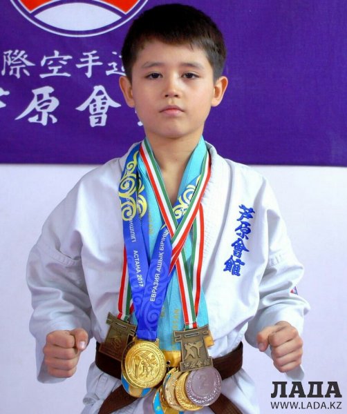 Каратист из Актау стал самым юным в мире обладателем черного пояса