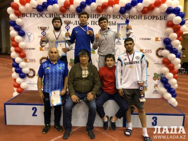 Спортсмены из Актау завоевали четыре медали на турнире по вольной борьбе в Санкт-Петербурге