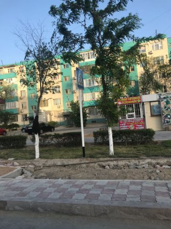 Спрятали дорожный знак