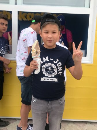 «Zheka`s ICE» раздали бесплатное мороженое детям в честь 1 июня!