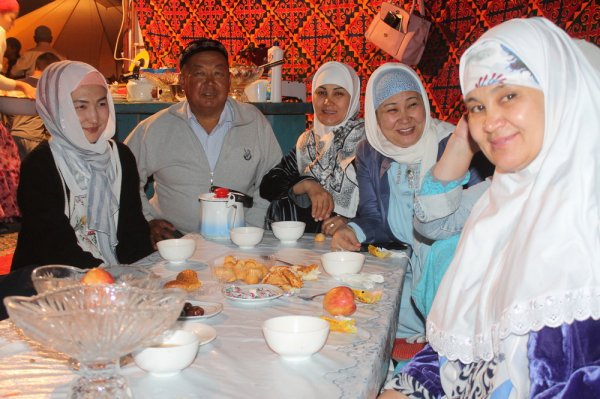 Около 5000 мусульман встретили Қадыр түнi - Ночь предопределения в Актау