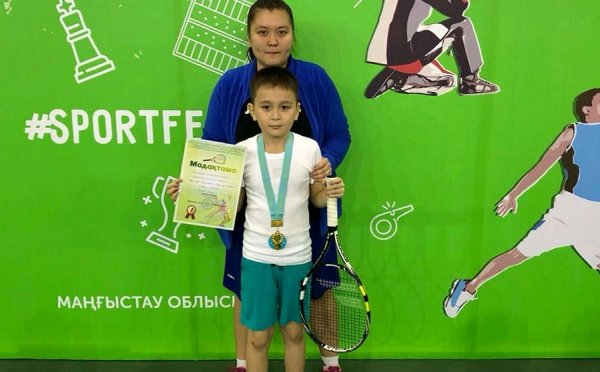 Алишер Баймукашев из Актау завоевал «бронзу» республиканского турнира по теннису