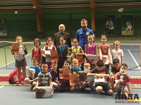 Алишер Баймукашев из Актау завоевал «бронзу» республиканского турнира по теннису