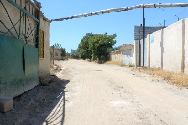 Члены гаражного общества в Актау за свой счет отремонтировали дорогу