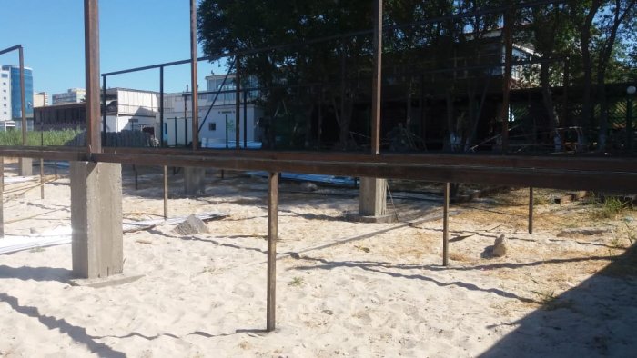 Возмутившую жителей Актау стройку на побережье 7 микрорайона приостановили