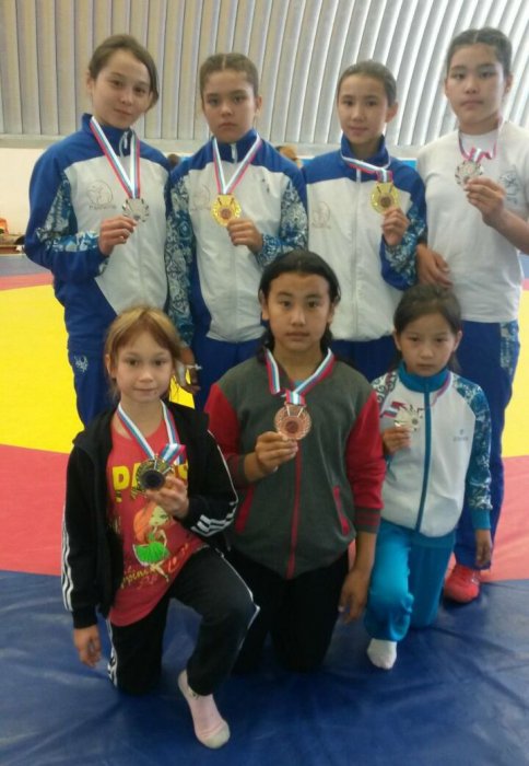 Спортсменки из Актау завоевали семь медалей на международном турнире по вольной борьбе