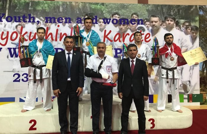 Спортсмены из Мангистау завоевали пять медалей на чемпионате мира по киокушинкай-карате в Баку