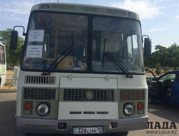 В Актау запустили автобус до баз отдыха