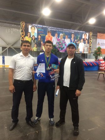 Акжол Абдихан из Актау завоевал золотую медаль на международном турнире по боксу