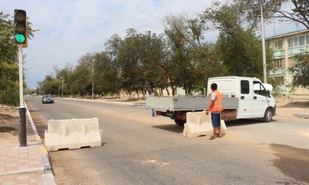 В Актау продолжается ремонт городских дорог