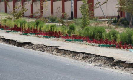 В Актау продолжается ремонт городских дорог