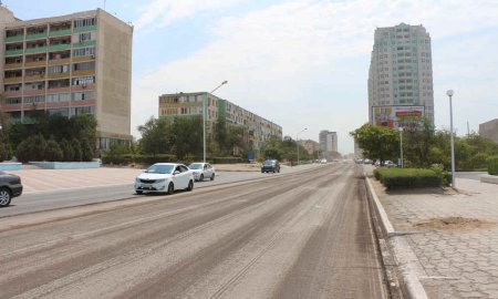 В Актау продолжается ремонт городских дорог