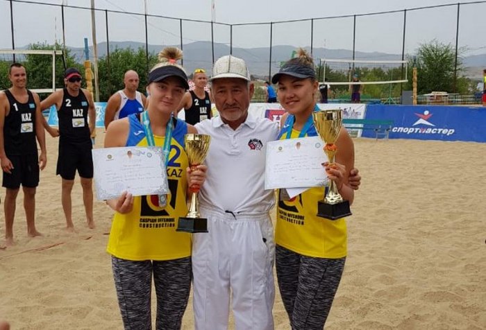 Пляжные волейболисты из Актау завоевали две медали на Кубке Казахстана