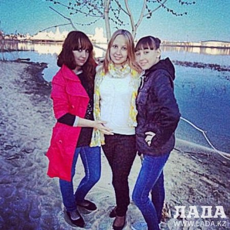 Родилась тройня в 1988году. Ищем врачей принимавших роды