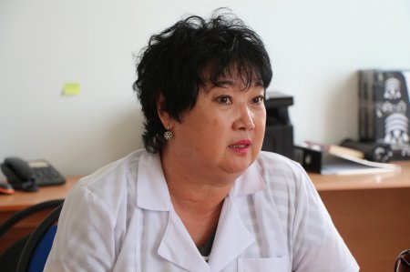 Принимавшую участие в рождении тройни в 1988 году акушерку нашли в Актау